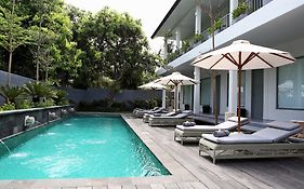 Lovinalife Room & Cafe